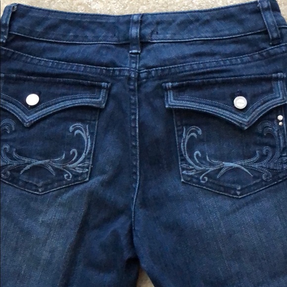 Ladies White House Black Market 2R bootcut jeans - Picture 7 of 8